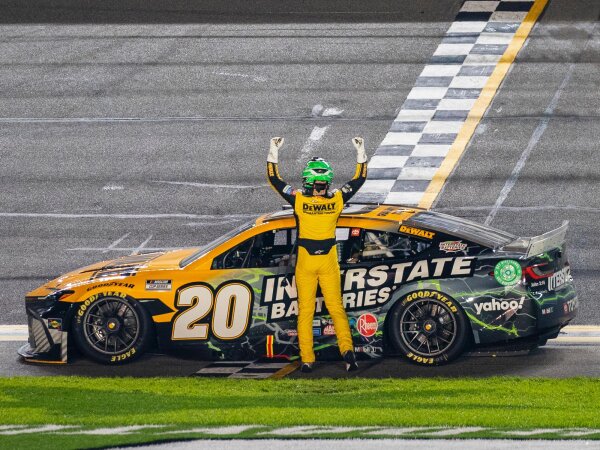 Christopher Bell #20 NASCAR 2024 JGR Toyota Dewalt Interstate Batteries Duel 2 Daytona Race Win 1:64