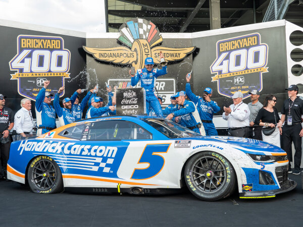 Kyle Larson #5 NASCAR 2024 HM  HendrickCars.com Brickyard 400 Race Win 1:24 Standard