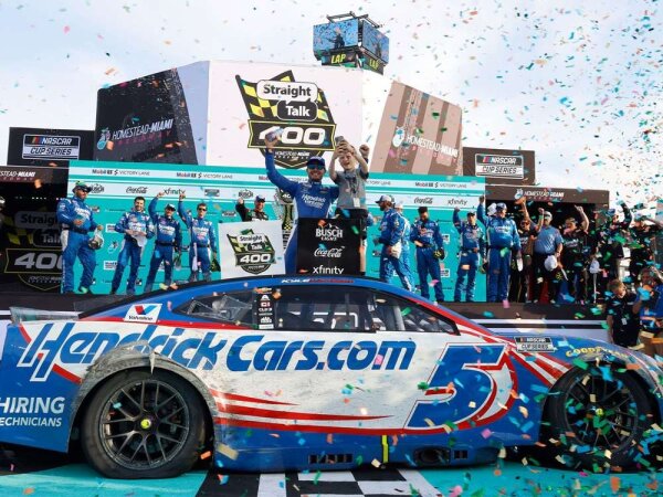 Kyle Larson #5 NASCAR 2025 HMS  HendrickCars.com Homstead Race Win 1:24 Elite