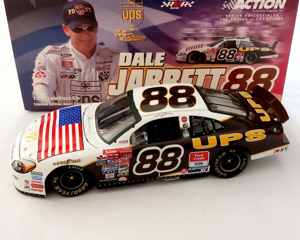 Dale Jarrett #88 NASCAR 2001 Taurus UPS Memorial 1:24