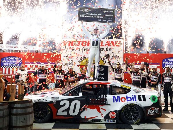 Christopher Bell #20 NASCAR 2025 JGR Toyota Mobil 1 All-Star Race Win 1:64
