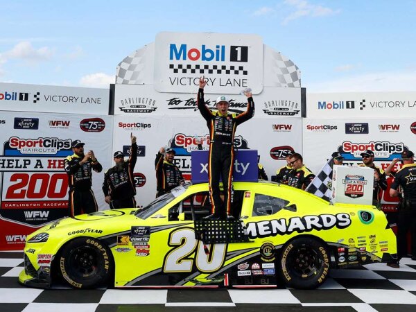 Brandon Jones #20 NASCAR 2025 Menards/Turtle Wax Throwback Race Win 1:24