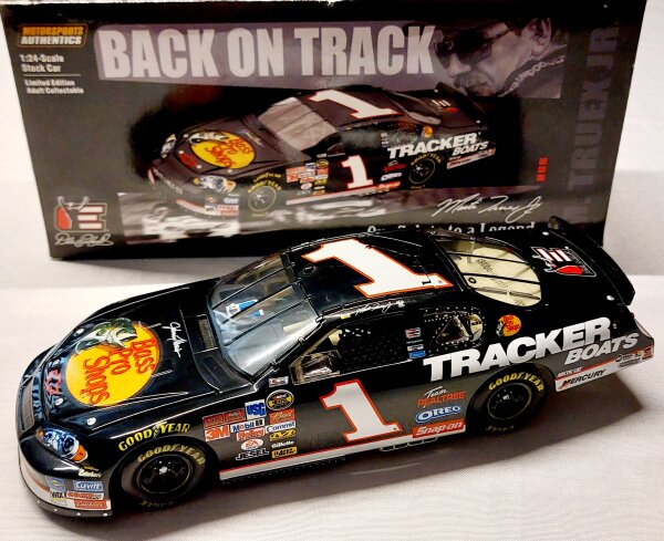 Martin Truex Jr #1 NASCAR 2006 Chevrolet Monte Carlo Bass Pro Shops 3 Days of Dale 1:24