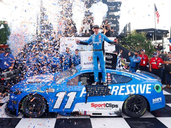 Denny Hamlin #11 NASCAR 2025 JGR Progressive Dover Race Win 1:64