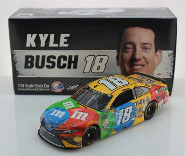 Kyle Busch #18 NASCAR 2019 JGR Toyota M&Ms 1:24