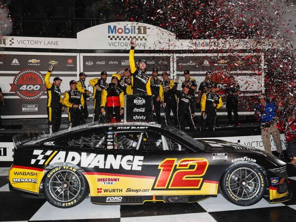 Ryan Blaney #12 NASCAR 2025 Advance Auto Parts Daytona Race Win 1:64