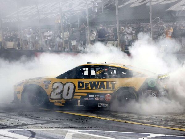 Christopher Bell #20 NASCAR 2025 JGR Toyota Dewalt Bristol Race Win 1:24