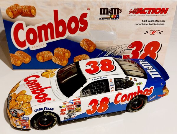 Elliott Sadler #38 NASCAR 2003 Ford RYR M&M Combos 1:24