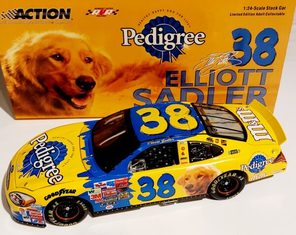 Elliott Sadler #38 NASCAR 2003 Ford RYR M&M Pedigree 1:24