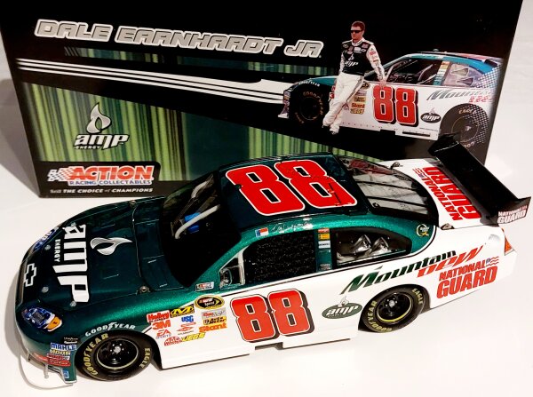 Dale Earnhardt Jr #88 NASCAR 2009 HMS Chevrolet National Guard 1:24