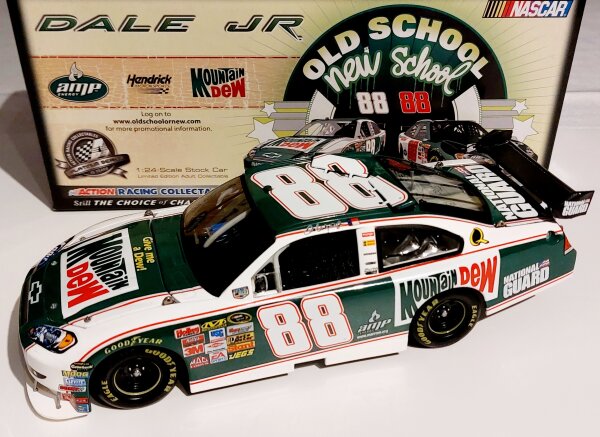 Dale Earnhardt Jr #88 NASCAR 2008 HM Chevrolet Mt. Dew Retro 1:24