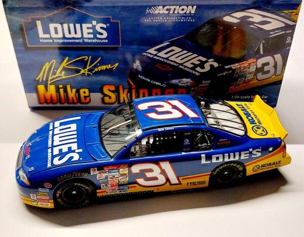 Mike Skinner #31 NASCAR 2001 Chevrolet Monte Carlo Lowes 1:24