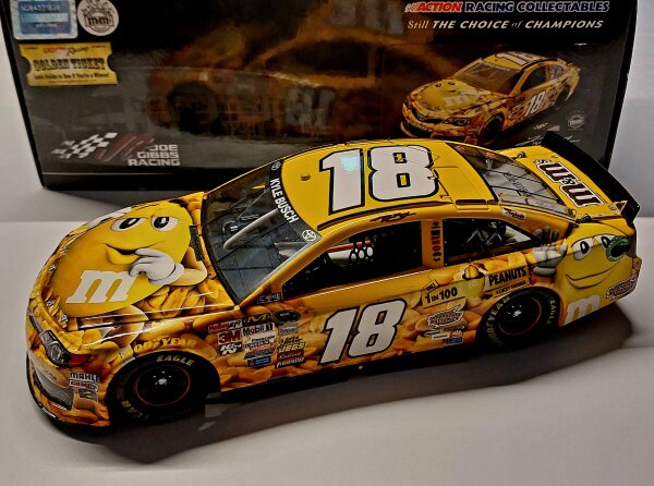 Kyle Busch #18 NASCAR 2014 JGR Toyota M&Ms Peanut 1:24