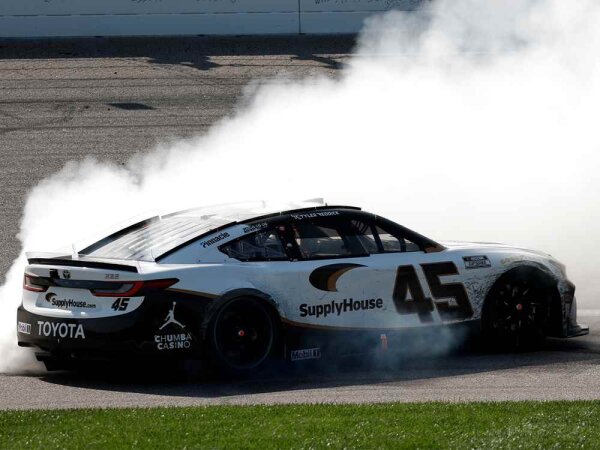 Tyler Reddick #45 NASCAR 2026 23XI Toyota Supply House Kansas Race Win 1:24