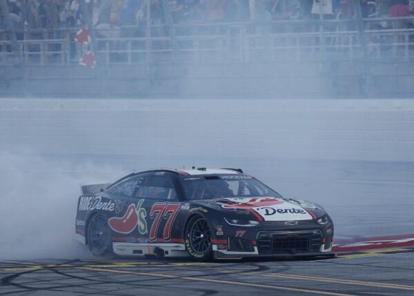 Carson Hocevar #77 NASCAR 2026 SM Chevrolet Ride the Dente Black Talladega First Race Win 1:24