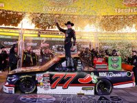 Carson Hocevar #77 NASCAR 2026 SM Chevrolet Chilis Ride...