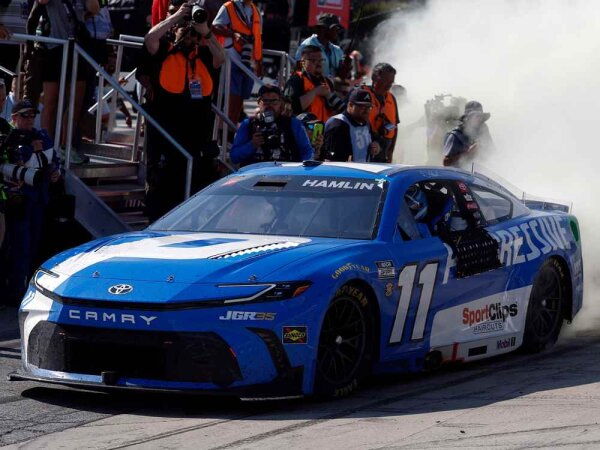 Denny Hamlin #11 NASCAR 2026 JGR Progressive All Star Dover Win 1:24