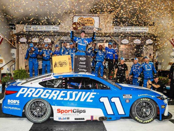 Denny Hamlin #11 NASCAR 2026 JGR Progressive Nashville Race Win 1:24